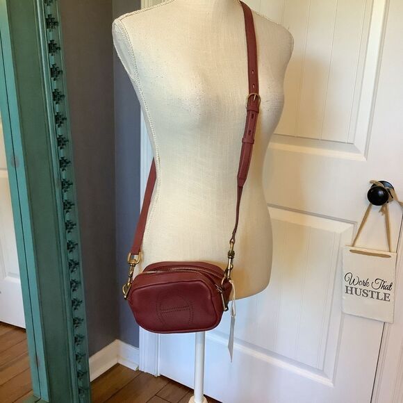 NWT 💕 Etienne Aigner Stella Mini Camera Leather Crossbody 💝💯🙌 - Picture 12 of 13